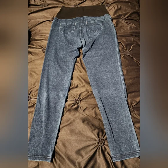M 8-10 Time and Tru Maternity jeans - Picture 3 of 4